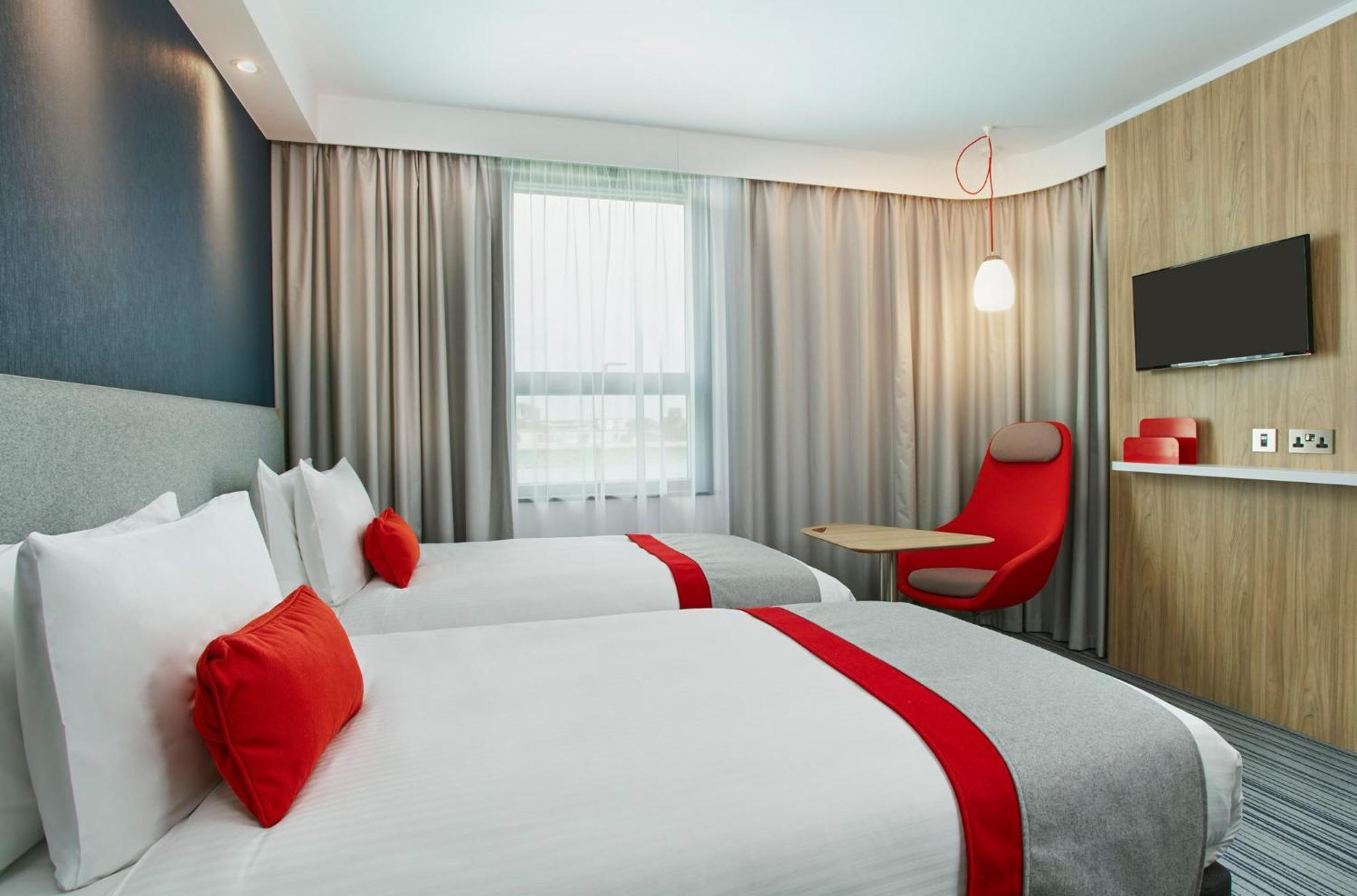 Holiday Inn Express Ajaccio By Ihg Exterior photo