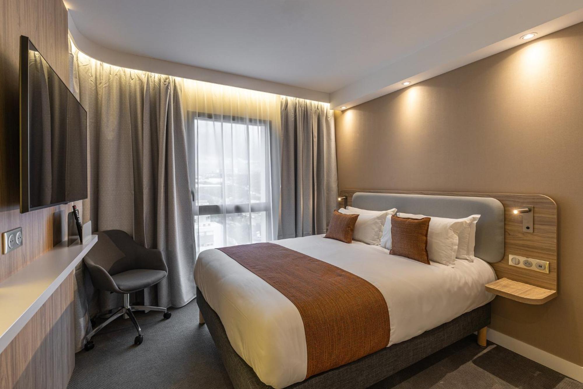 Holiday Inn Express Ajaccio By Ihg Exterior photo