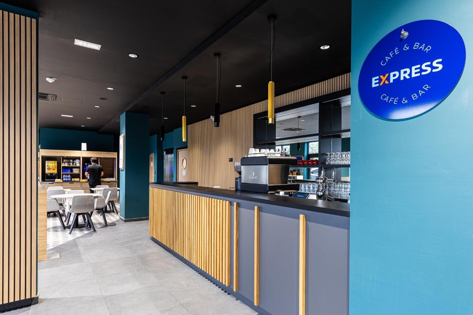 Holiday Inn Express Ajaccio By Ihg Exterior photo