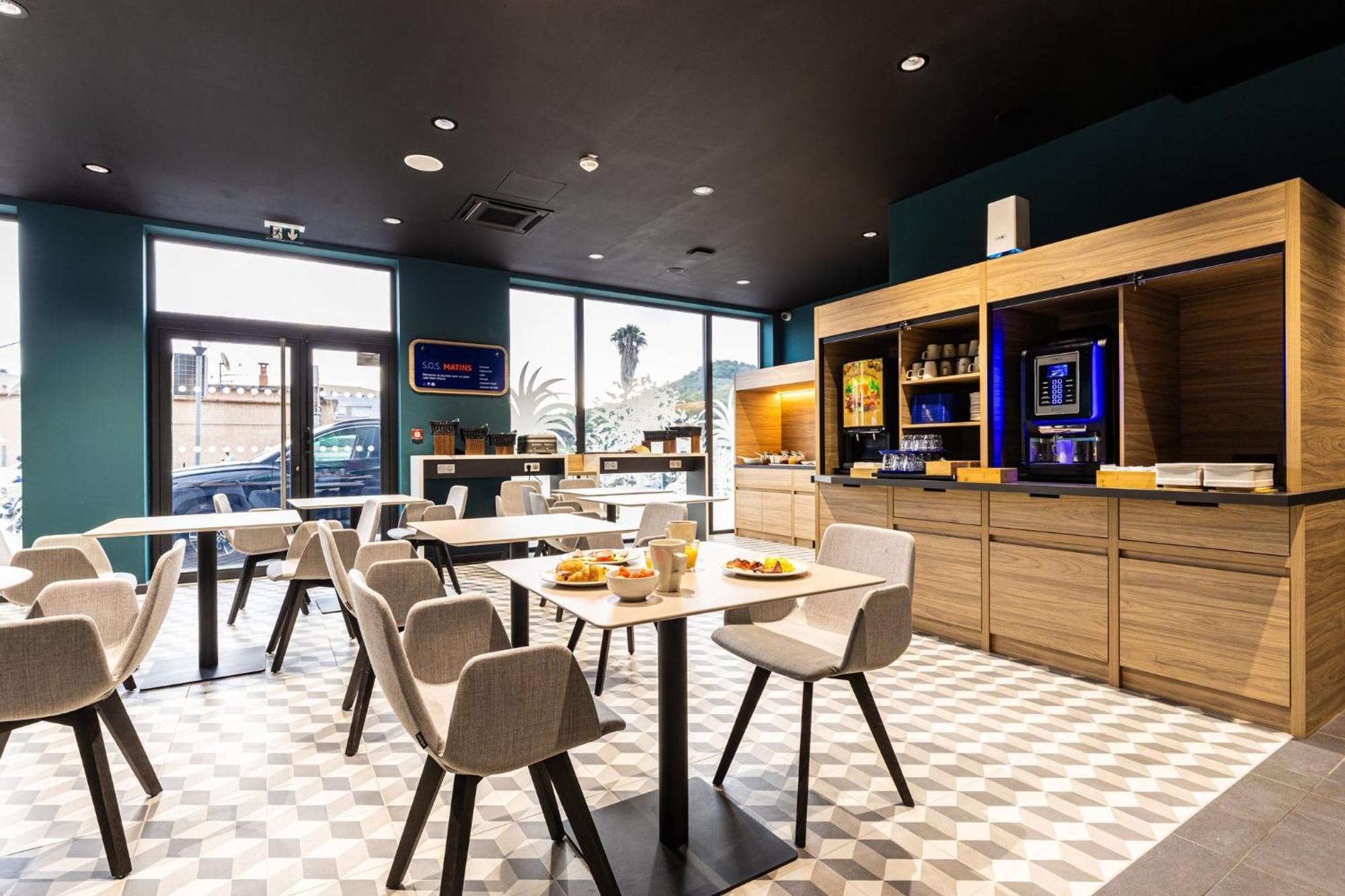 Holiday Inn Express Ajaccio By Ihg Exterior photo