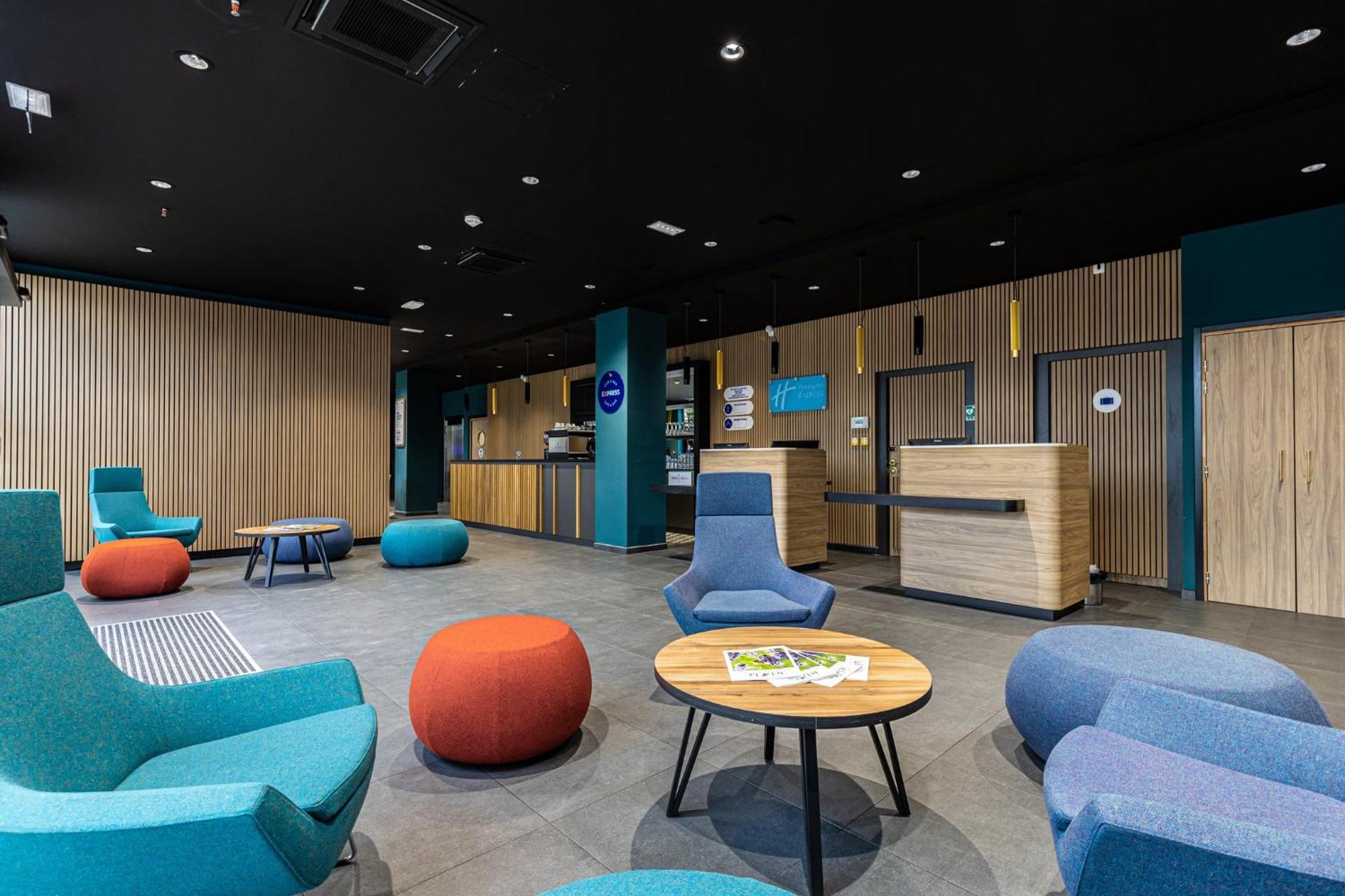Holiday Inn Express Ajaccio By Ihg Exterior photo