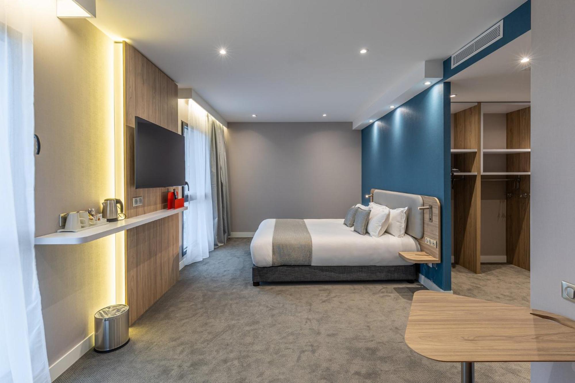 Holiday Inn Express Ajaccio By Ihg Exterior photo