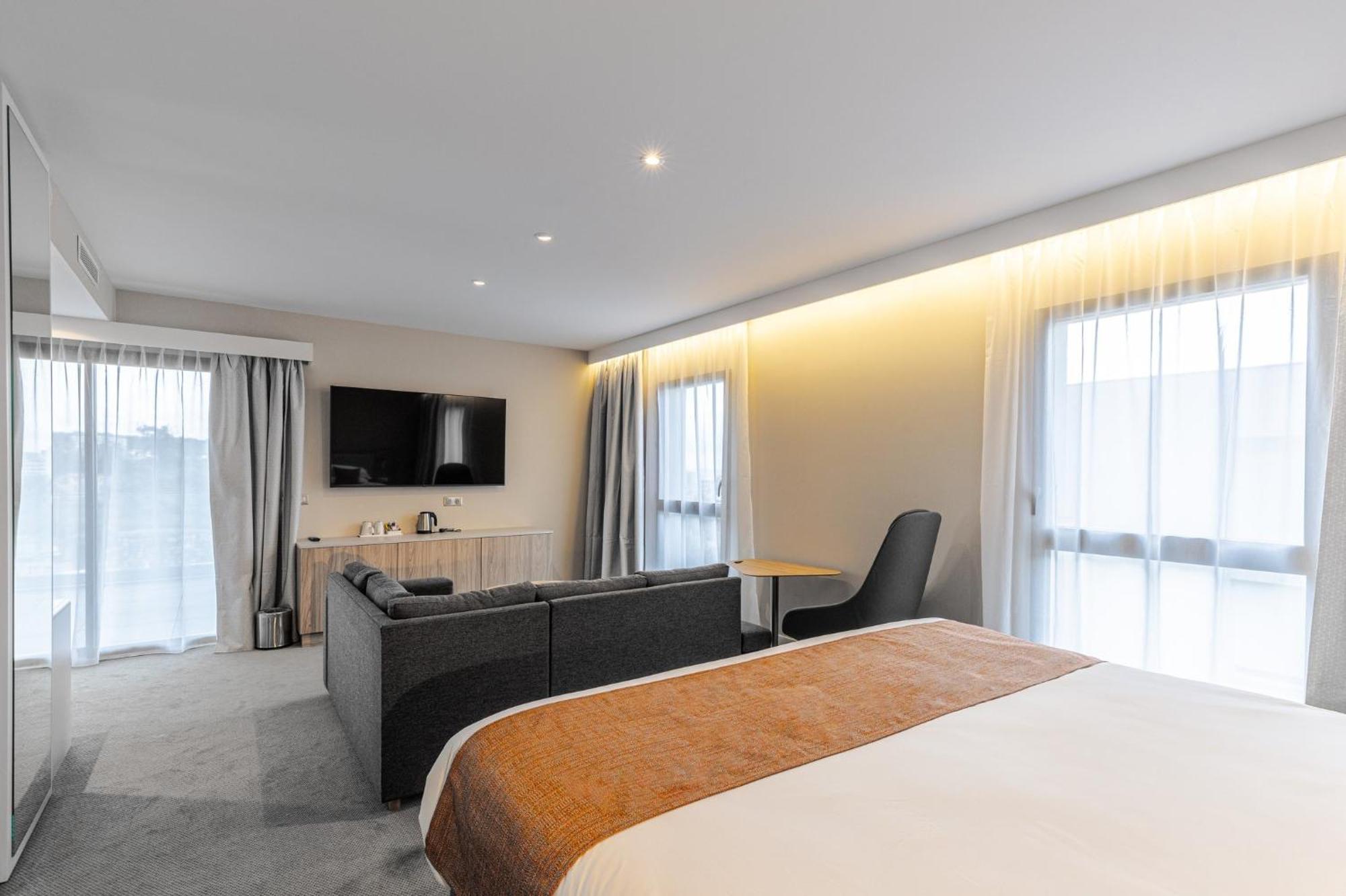Holiday Inn Express Ajaccio By Ihg Exterior photo