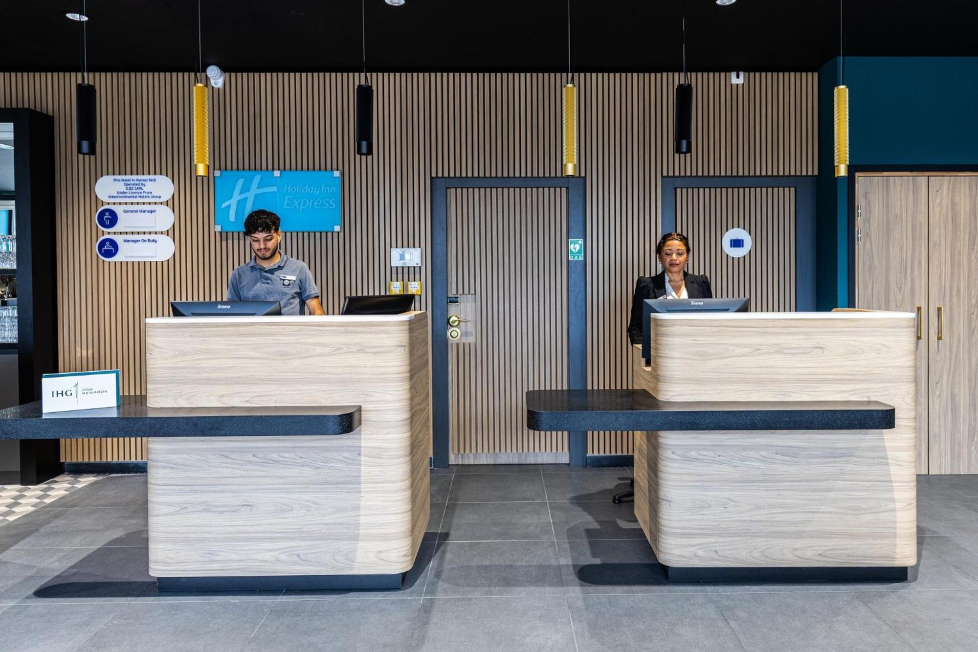 Holiday Inn Express Ajaccio By Ihg Exterior photo
