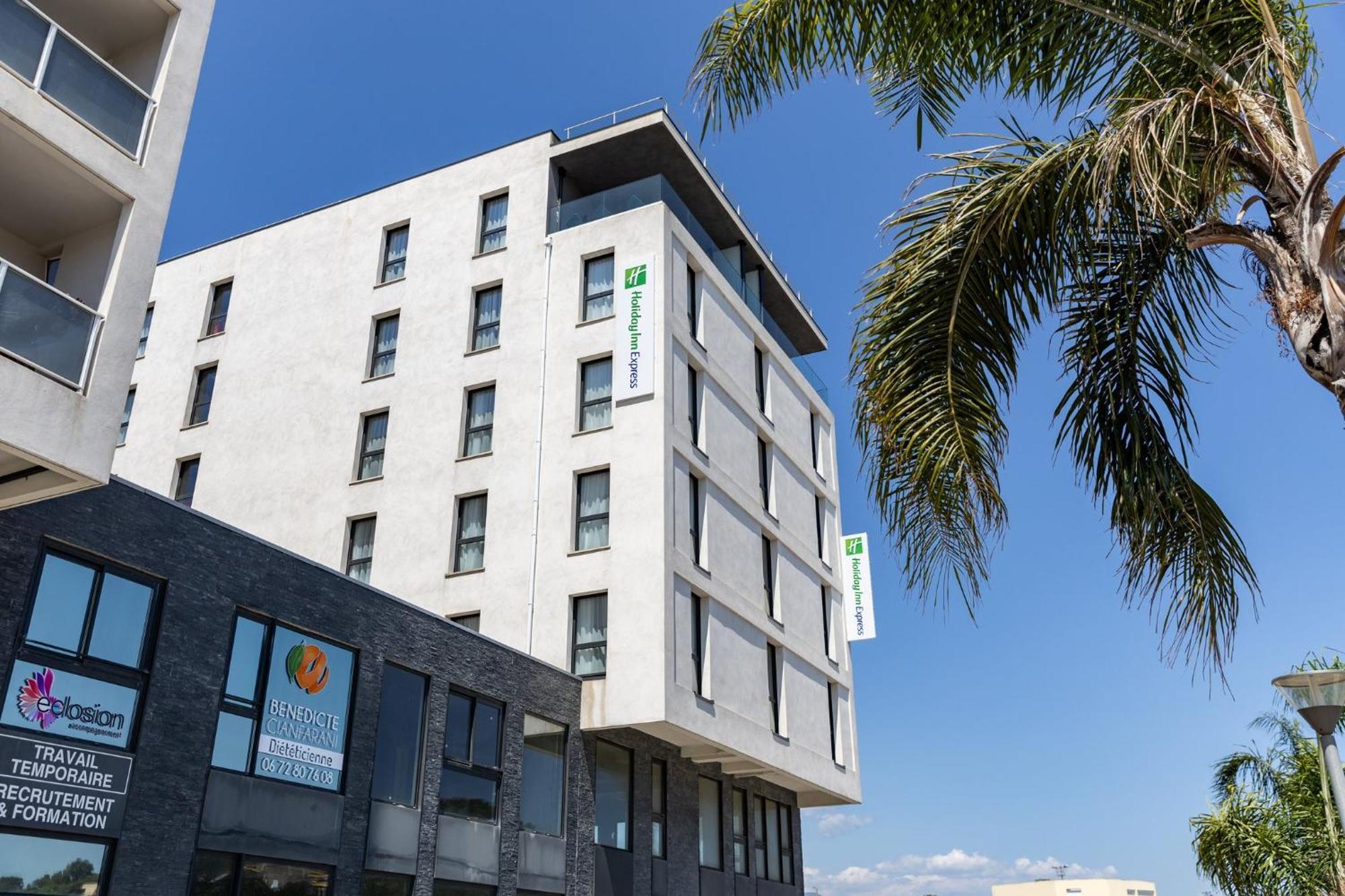 Holiday Inn Express Ajaccio By Ihg Exterior photo